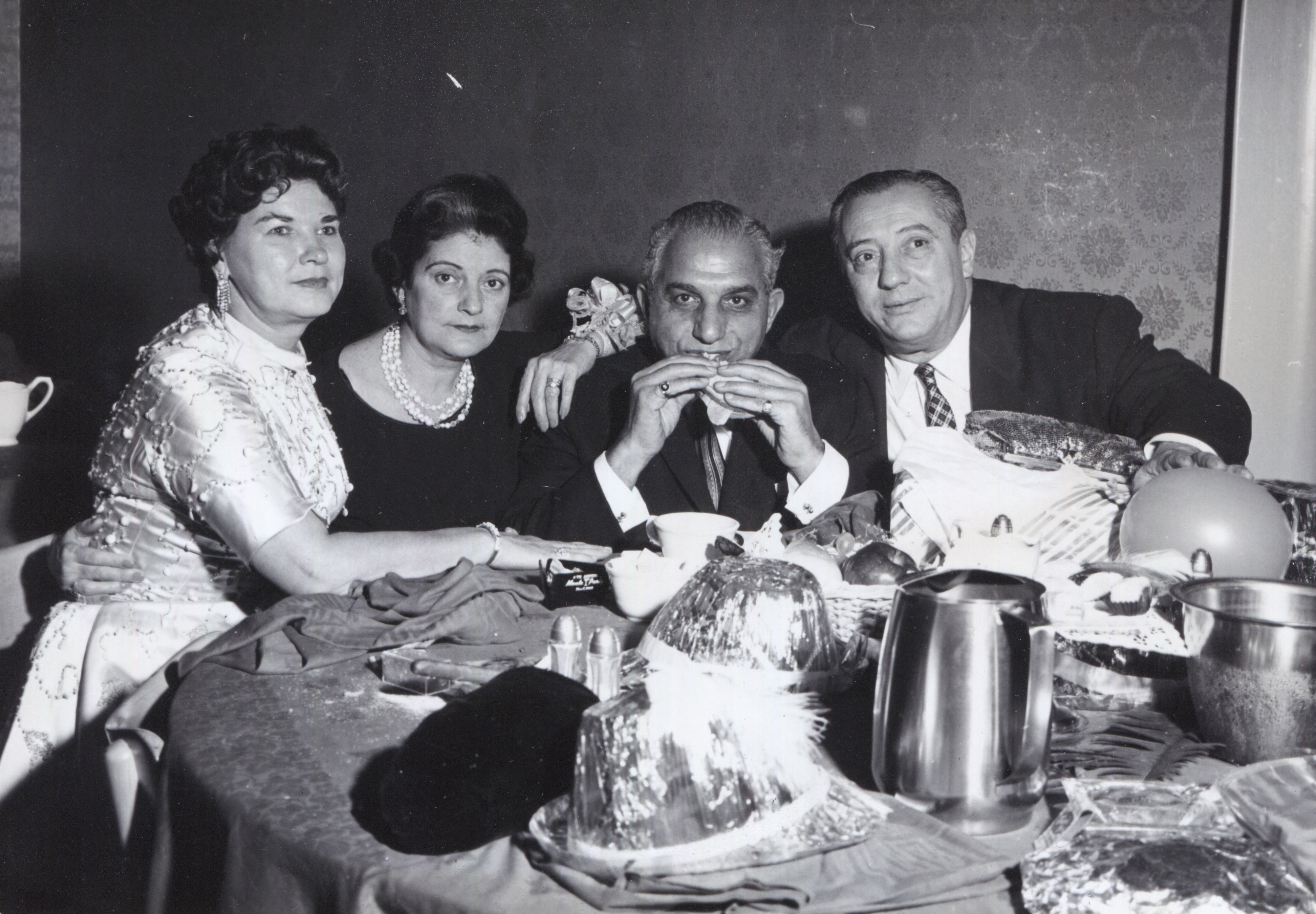 Gurneys_Guests_maybe_1986_1_3eae122a-6ab8-4026-bc2b-ea88b8bd99b2